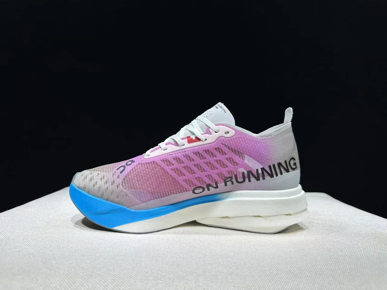 On Multicolor Blue Engineered Mesh Upper Gradient Color Blocking Running Shoes 7