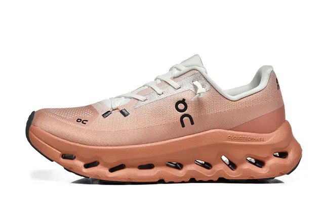 On Rose Beige Tige en Maille Ingénierisée Sculptée Terracotta Semelle Intermédiaire Chaussures de Course 4