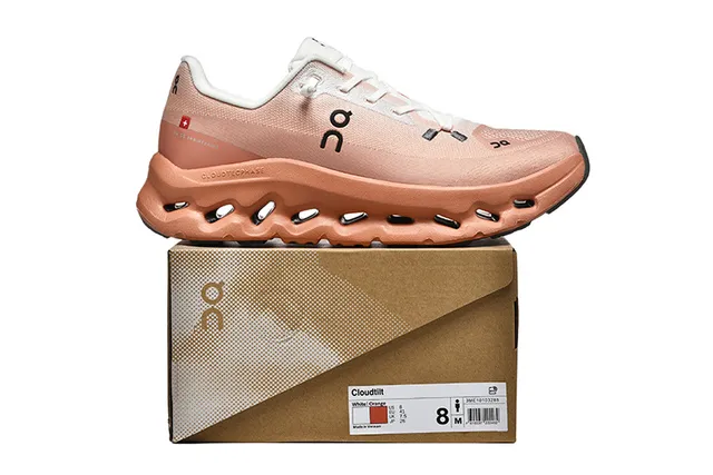 On Rose Beige Tige en Maille Ingénierisée Sculptée Terracotta Semelle Intermédiaire Chaussures de Course 5