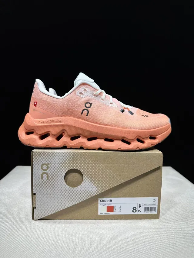 On Rose Beige Tige en Maille Ingénierisée Sculptée Terracotta Semelle Intermédiaire Chaussures de Course 6
