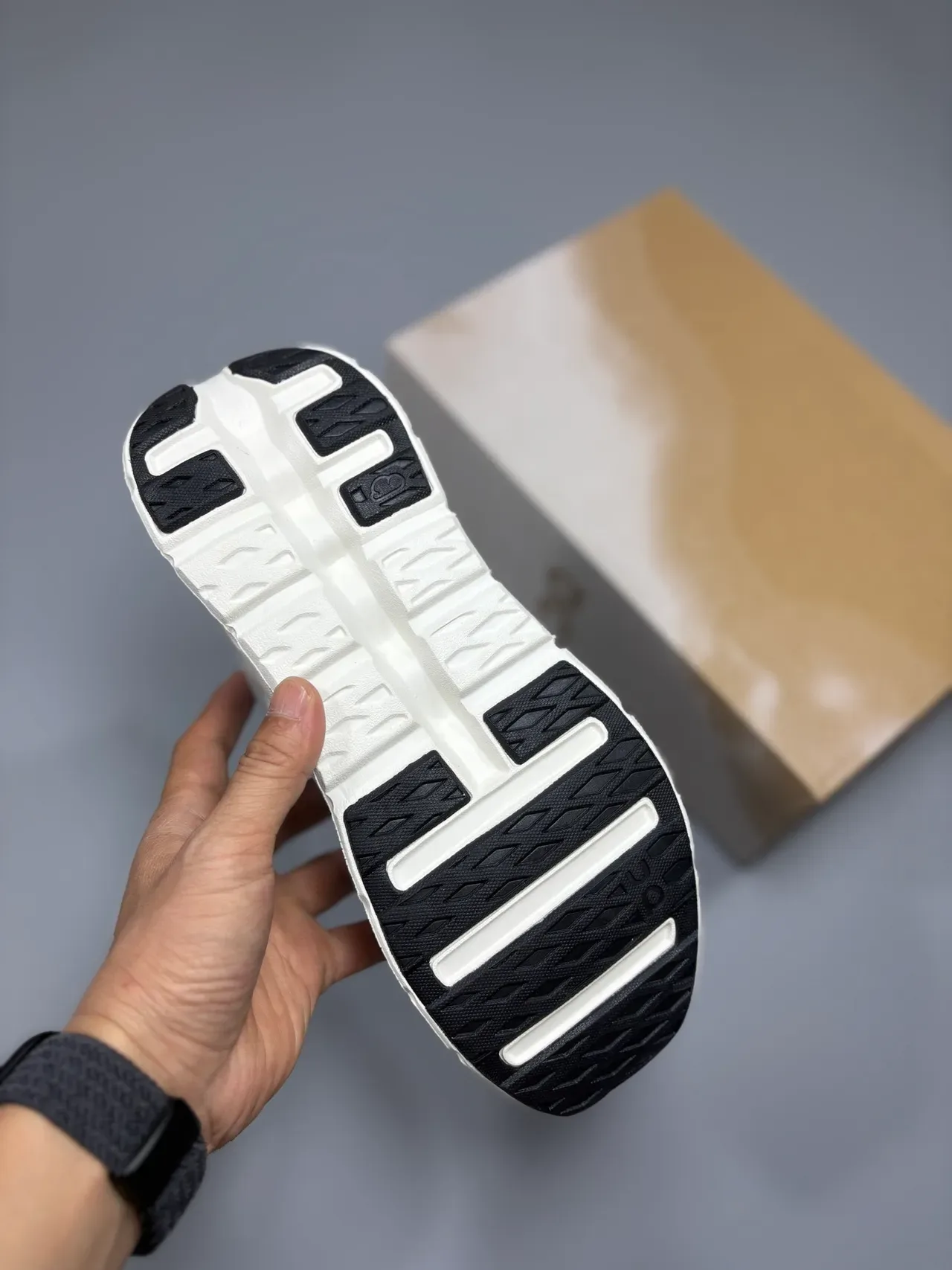 On Rosa Púrpura Esculpido Hueco Mediasuela Malla Ingenierizada Upper Zapatillas 4