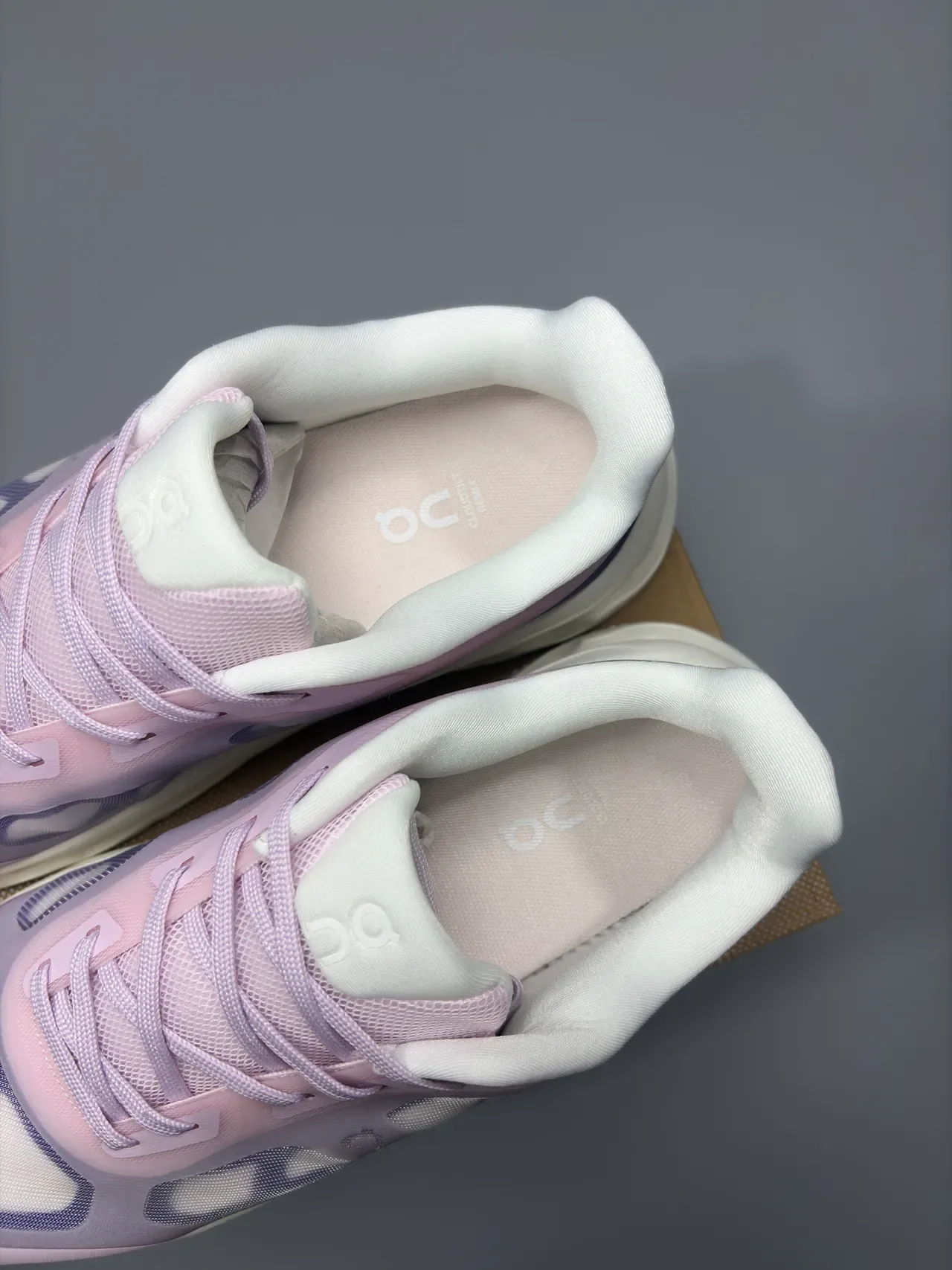On Rosa Púrpura Esculpido Hueco Mediasuela Malla Ingenierizada Upper Zapatillas 8