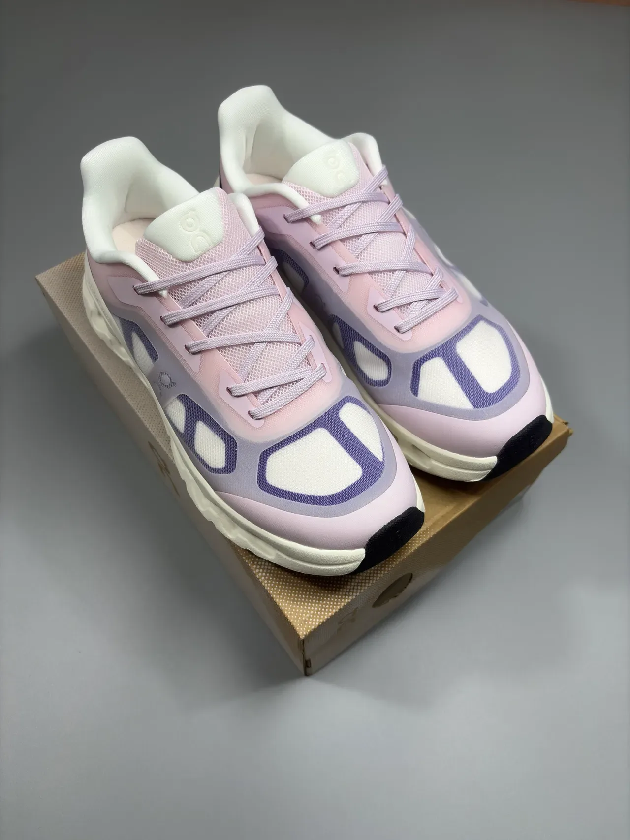 On Rosa Púrpura Esculpido Hueco Mediasuela Malla Ingenierizada Upper Zapatillas 9