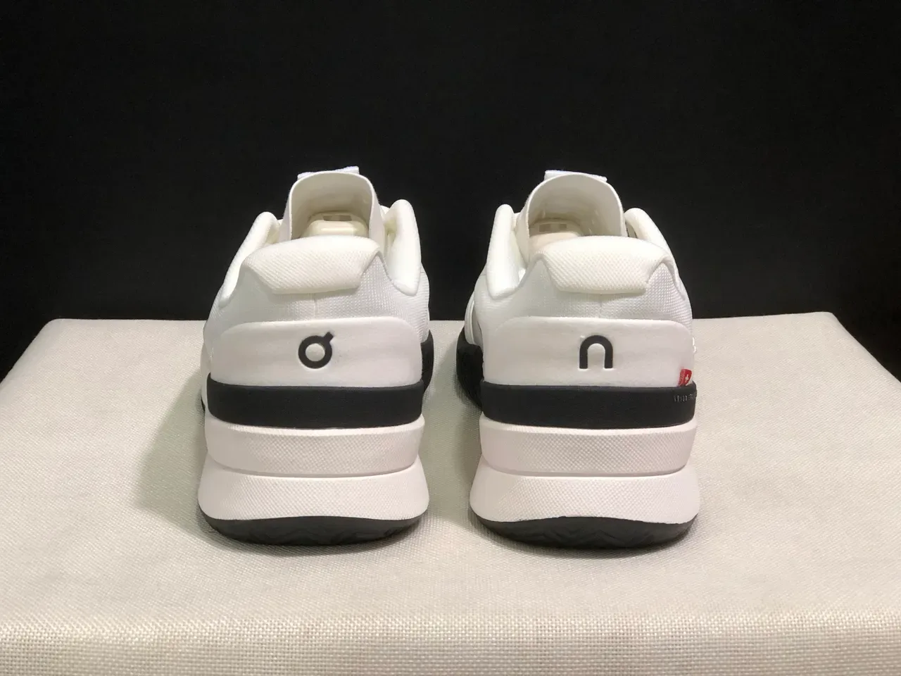 THE ROGER Pro2 Blanco y Negro Zapatillas Lifestyle 3