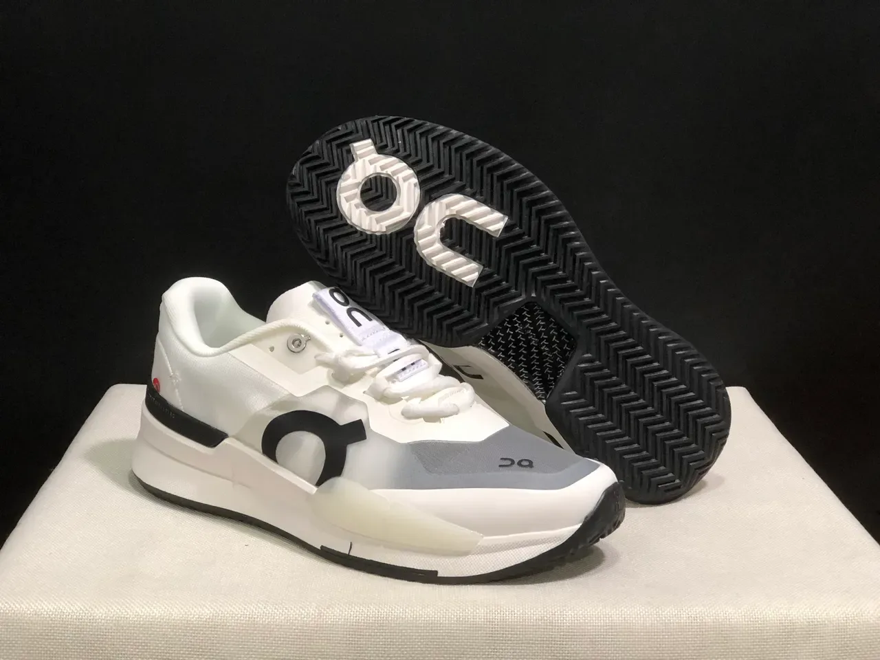 THE ROGER Pro2 Blanco y Negro Zapatillas Lifestyle 5