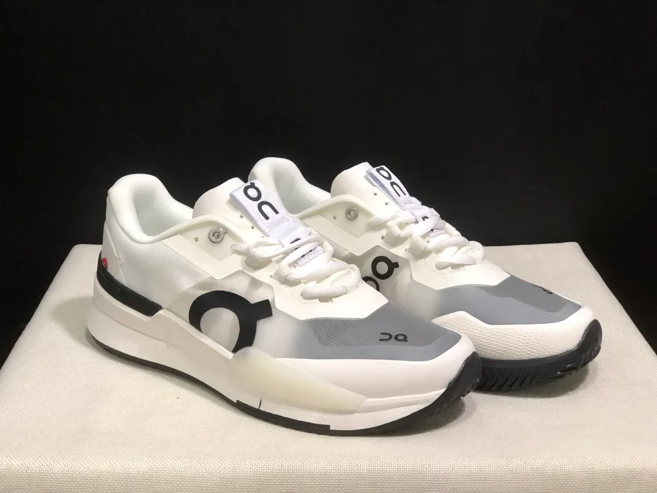 THE ROGER Pro2 Blanco y Negro Zapatillas Lifestyle 6