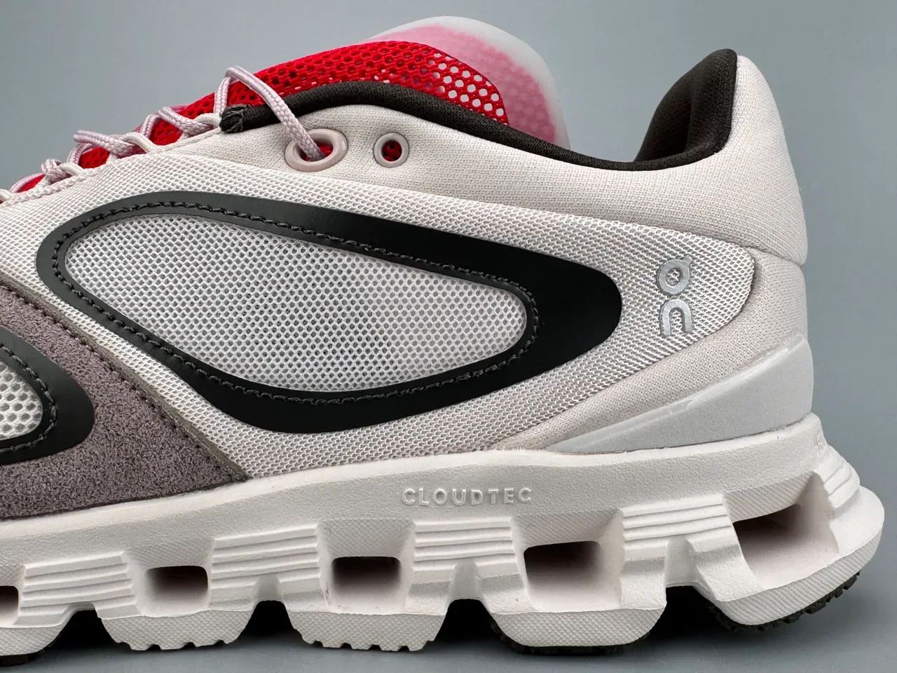 On White Gray Segmented CloudTec Midsole Asymmetric Black Overlays Sneakers 5