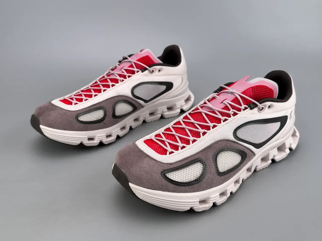 On White Gray Segmented CloudTec Midsole Asymmetric Black Overlays Sneakers 7