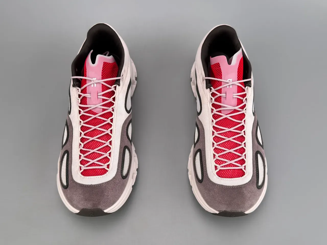 On White Gray Segmented CloudTec Midsole Asymmetric Black Overlays Sneakers 9