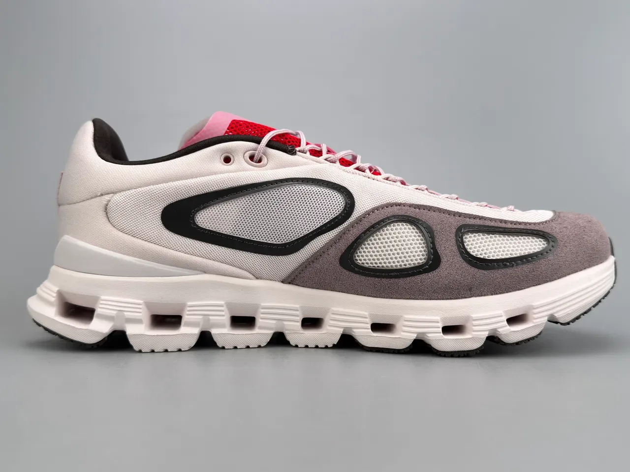 On White Gray Segmented CloudTec Midsole Asymmetric Black Overlays Sneakers 10