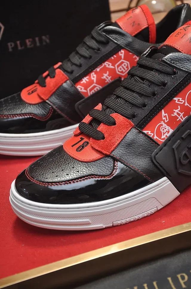 Philipp Plein Black Red أعلى مختلط لامع patent للأصابع نمط حياة 3