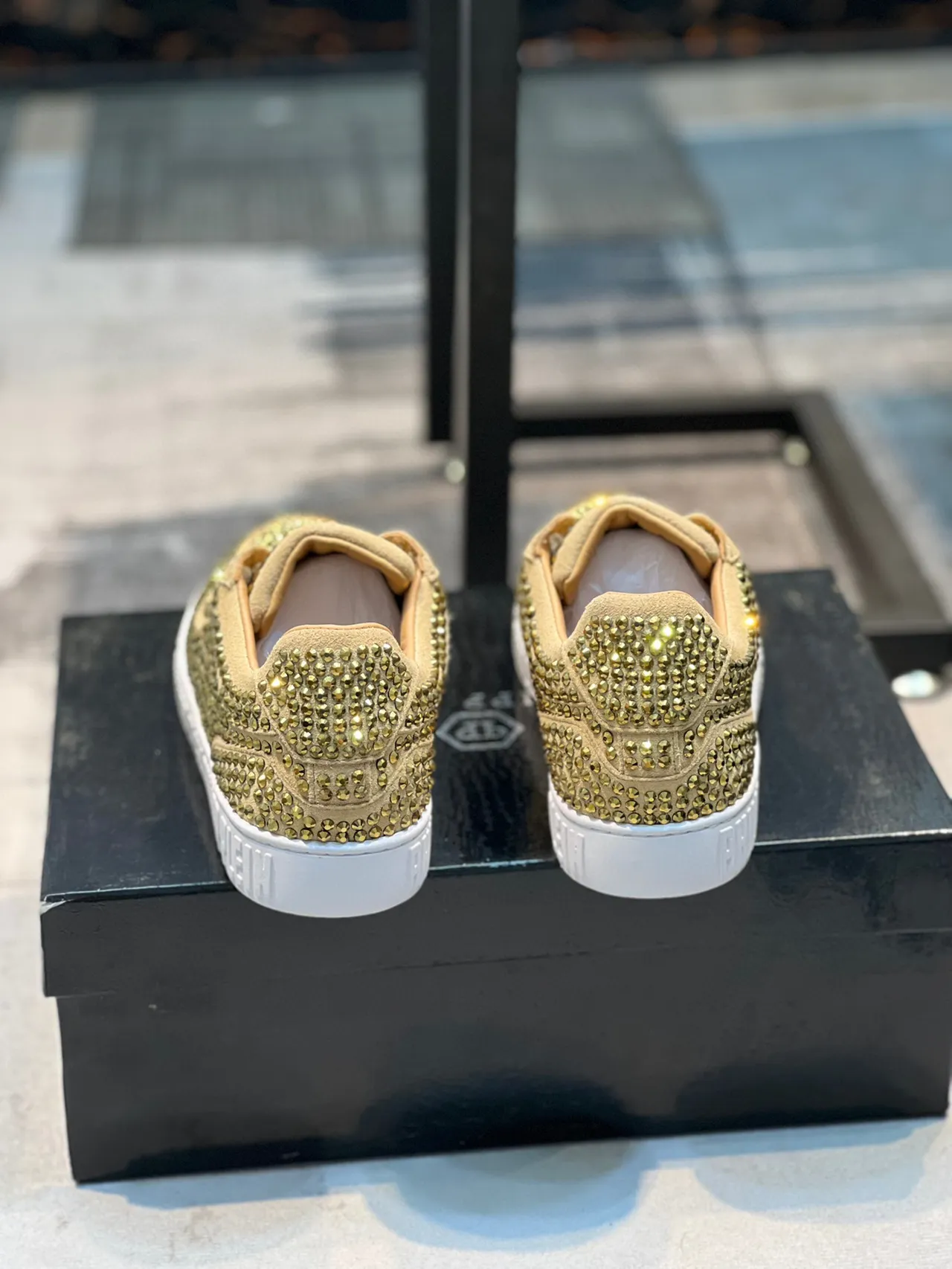 Philipp Plein Sneakers à clous Or Beige Low-Top Lifestyle Sneakers 2