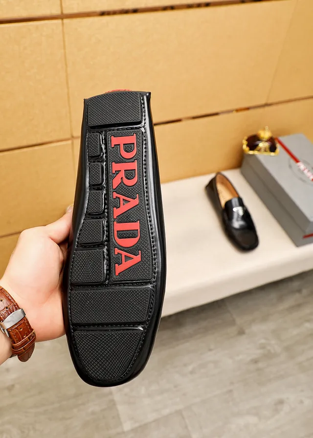 Prada أسود بيج لامع جلد موك-تي خياطة لوفر 2