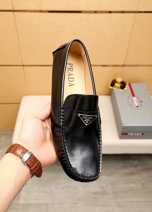 Prada أسود بيج لامع جلد موك-تي خياطة لوفر 7