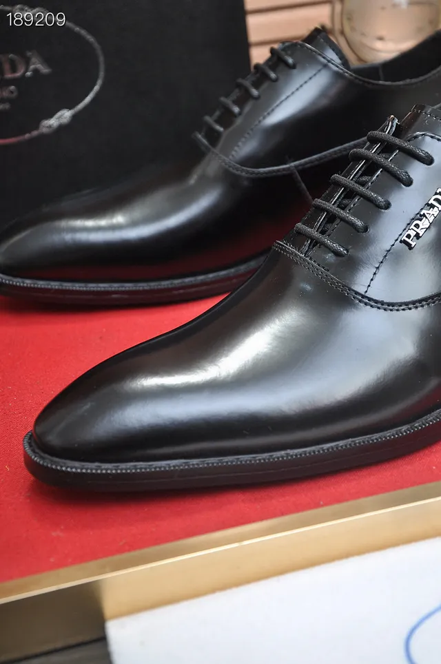 Sapatos Oxford Prada de Cap-Toe Preto Polido 3
