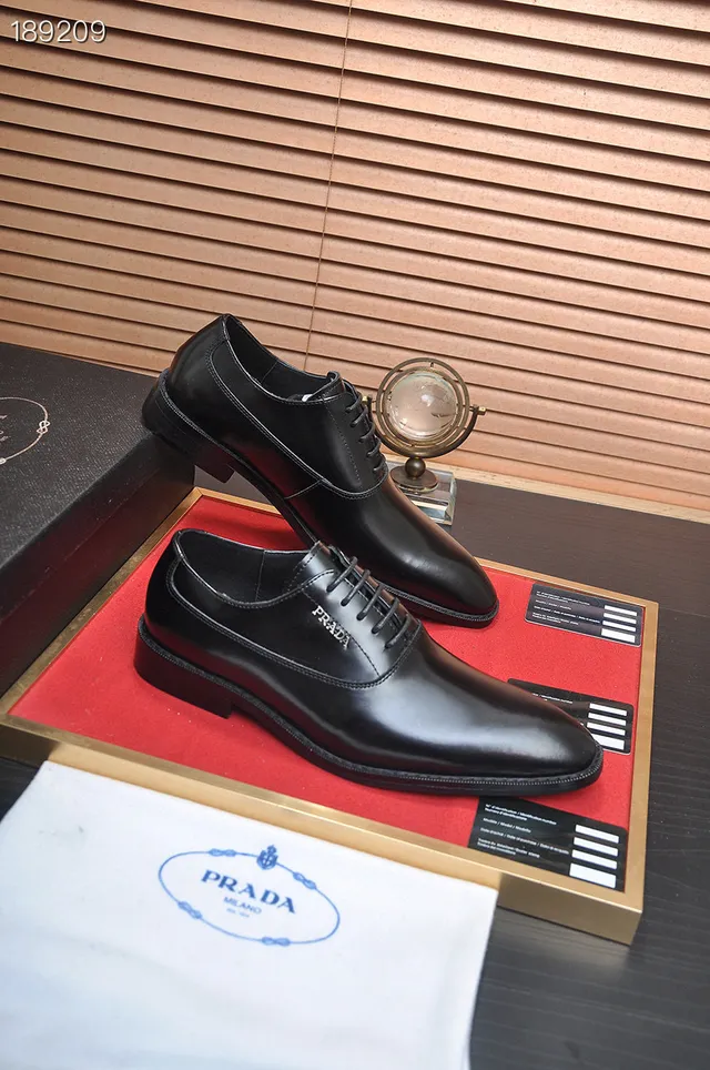 Sapatos Oxford Prada de Cap-Toe Preto Polido 5