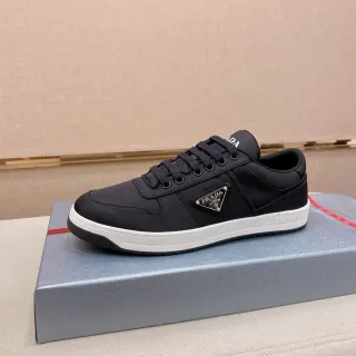 Prada Chaussures Lifestyle Noir Blanc Low-Top Tissu Panelé Supérieur