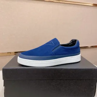 Prada Zapatillas Lifestyle de Ante Azul Marino Slip-On