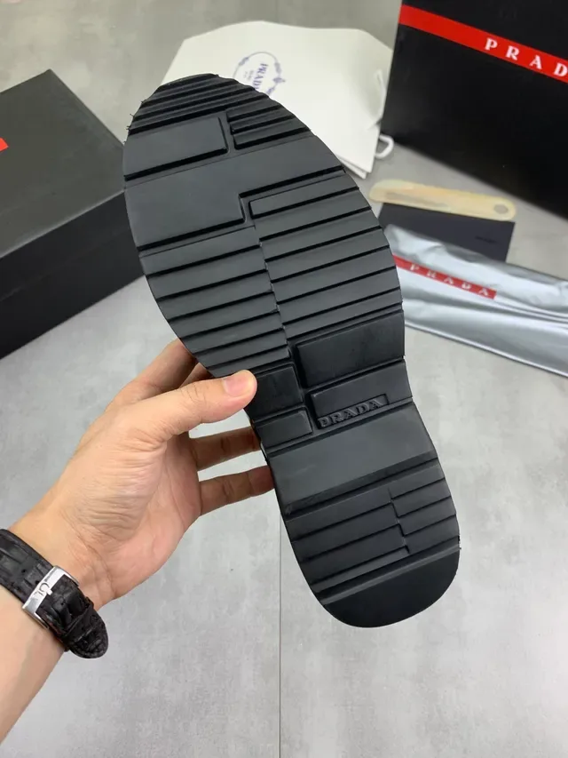 Prada Burdeos Negro Brillo Alto Gradiente Cuero Oxford con Cordones 2