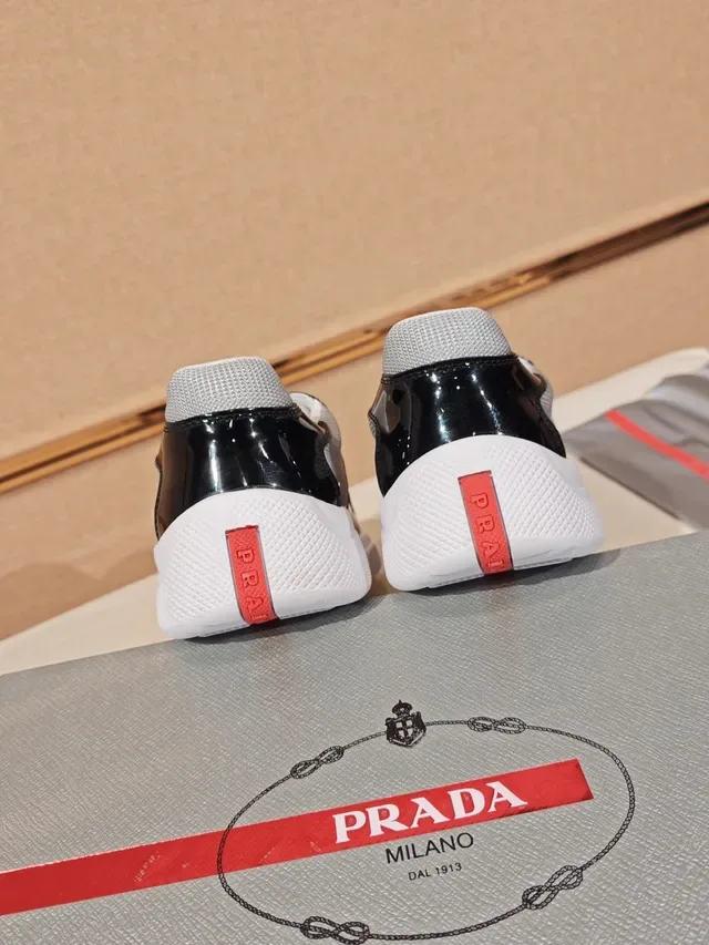 Prada Bordeaux Cuir Verni Noir Accents Maille Supérieure Chaussures Lifestyle 3