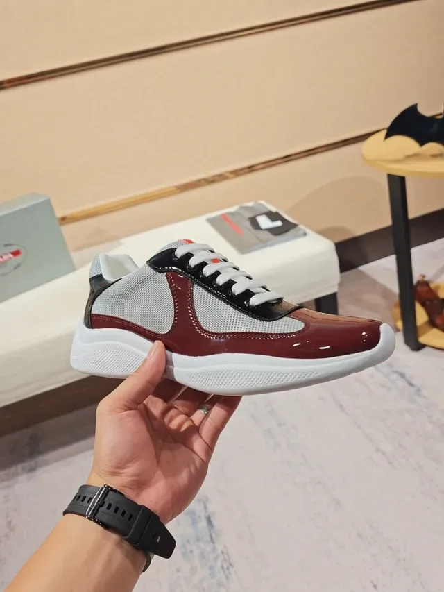 Prada Bordeaux Cuir Verni Noir Accents Maille Supérieure Chaussures Lifestyle 4