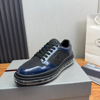 Prada Cloudbust أزرق بحري وأسود سنيكرز أسلوب حياة