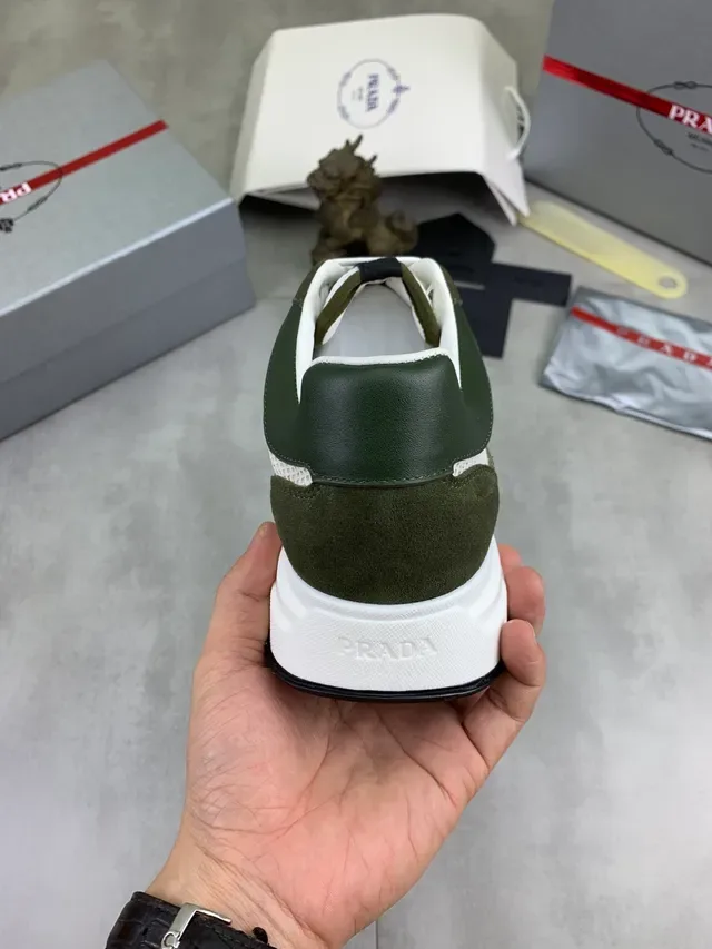 Prada Cloudbust Tênis Lifestyle Verde Oliva e Branco 3