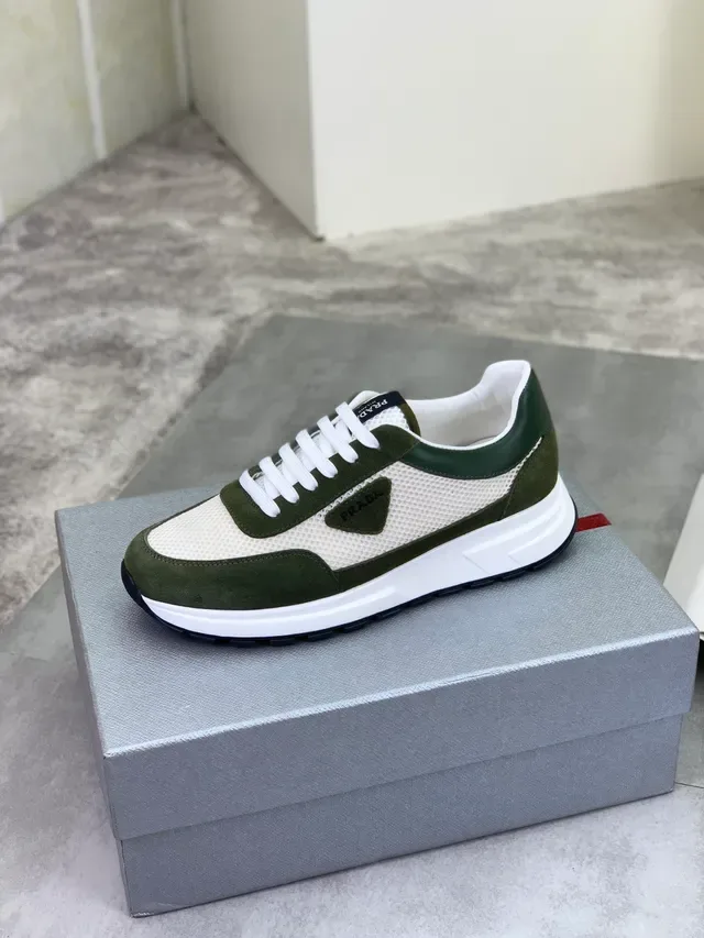 Prada Cloudbust Tênis Lifestyle Verde Oliva e Branco 4