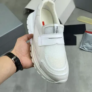 Prada Cloudbust شبك أبيض و سويد سليب أون لايف ستايل سنيكر