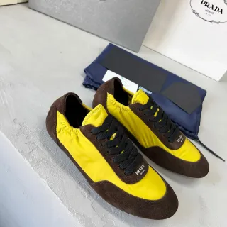 Prada Cloudbust أحذية رياضية أسلوب حياة من الصوف والنايلون بلون أصفر وبني بلوقي