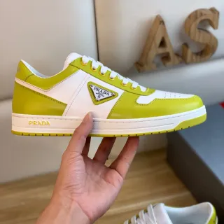 Prada Zapatillas Lifestyle Verdes Blancas con Paneles Color-Bloqueados de Cuero y Sintético