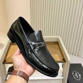 Prada Horsebit Loafers Cuir Patenté Noir