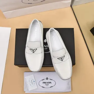 Prada लोफर सफेद काला चमड़ा Moc-Toe सिलाई लोफर