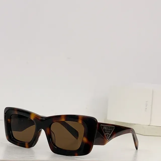Prada 超大方形黑框粉色镜片太阳镜 7