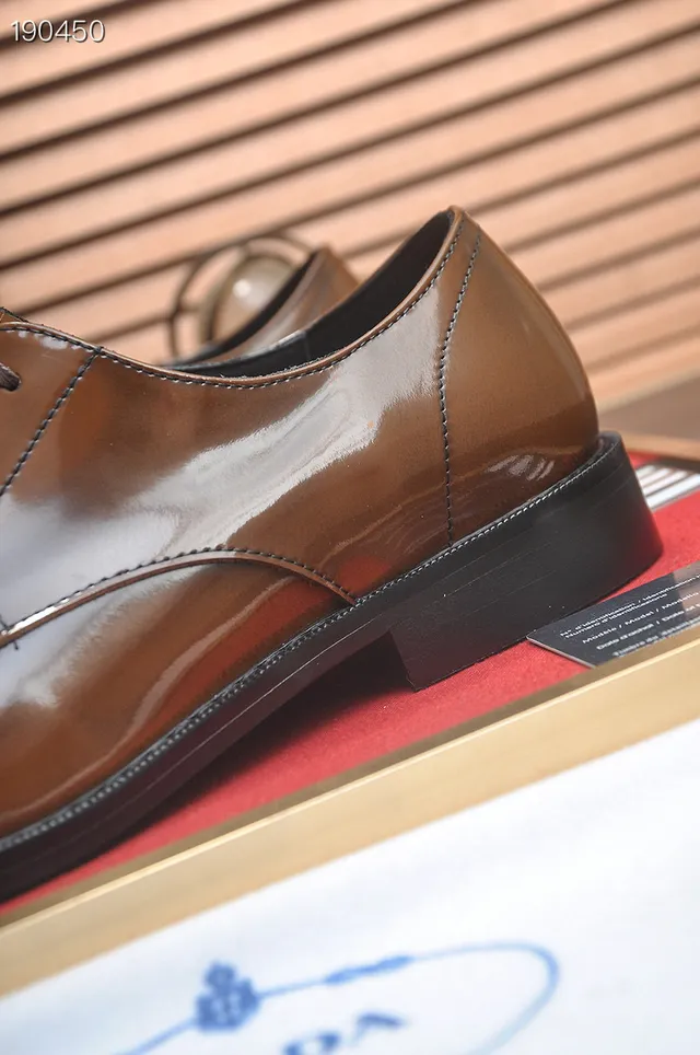 Prada Sapatos Oxford com ponta de aba polidos cor tan 4