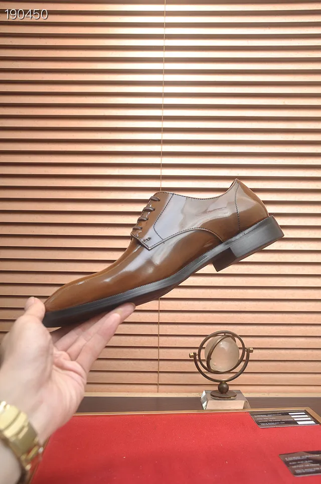 Prada Sapatos Oxford com ponta de aba polidos cor tan 5