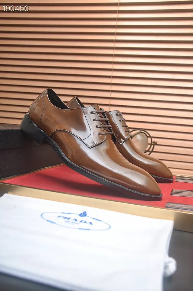 Prada Sapatos Oxford com ponta de aba polidos cor tan 8