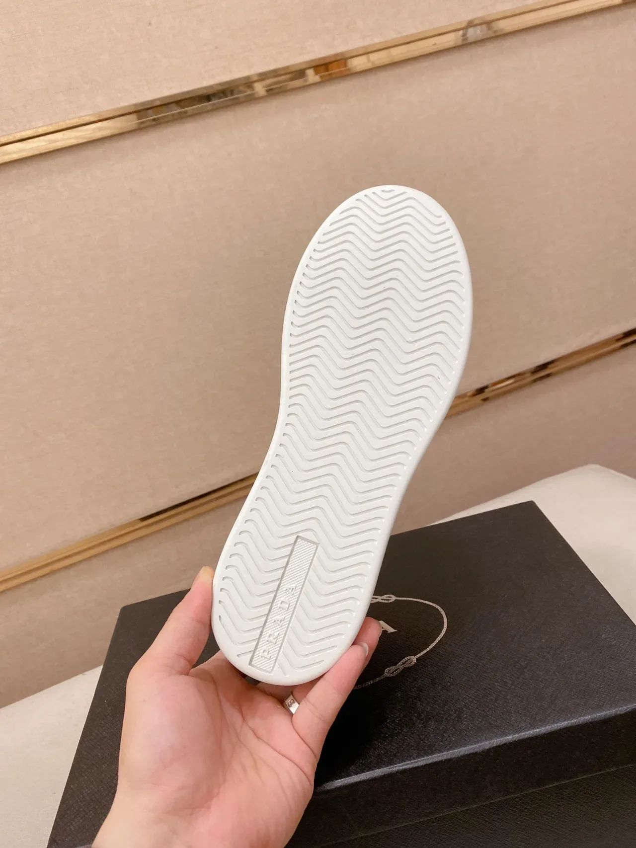 Prada Re-Edition White Quilted Diamond-Stitched Upper Triangular Metal Logo Plaque Lifestyle Sneakers 2
