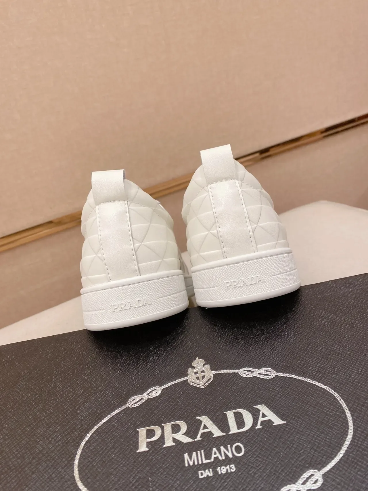 Prada Re-Edition White Quilted Diamond-Stitched Upper Triangular Metal Logo Plaque Lifestyle Sneakers 3