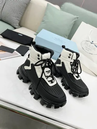برادا أبيض أسود سميك لوج سول كويلتد بانل كاحل بوتس 3