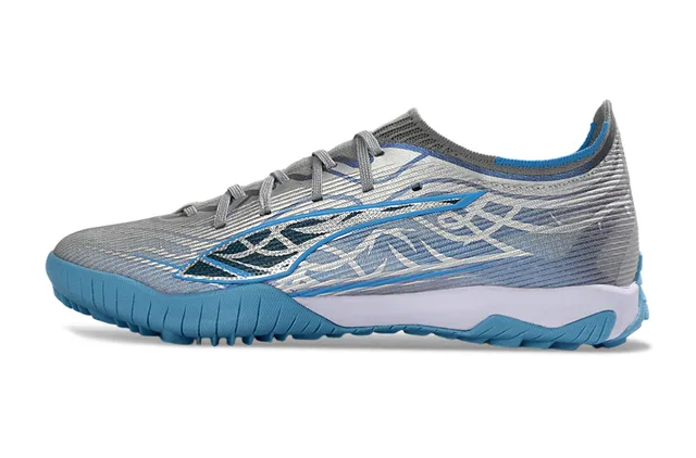 Puma Future Z Chaussures de football gris bleu avec upper en tricot, overlay de vague asimétrique pour turf 7