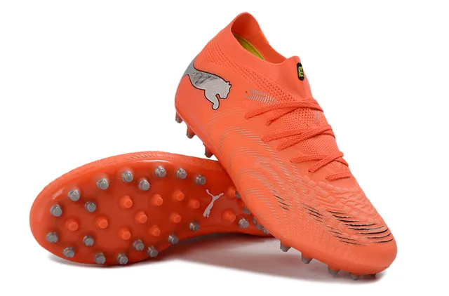 Puma Chaussures de football orange argent tricotées sans couture dessus crampons coniques à pointe métallique sol ferme 4