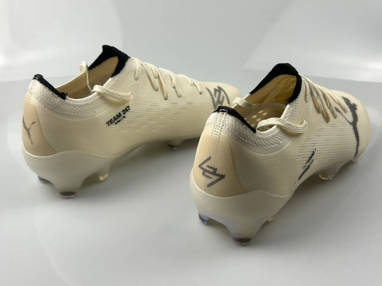 Puma Ultra Nitro Elite Off-White Iridescent Chaussures de Football Terrain Firme 2