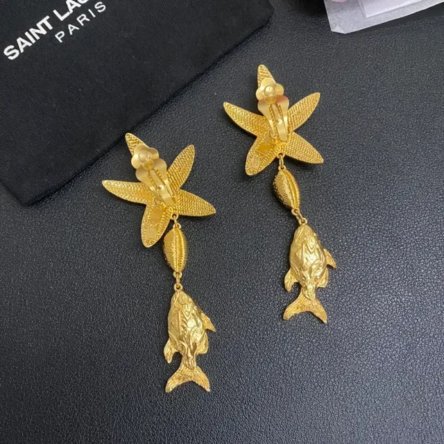 Saint Laurent boucles d'oreilles pendantes étoile de mer et poisson émaillé 4