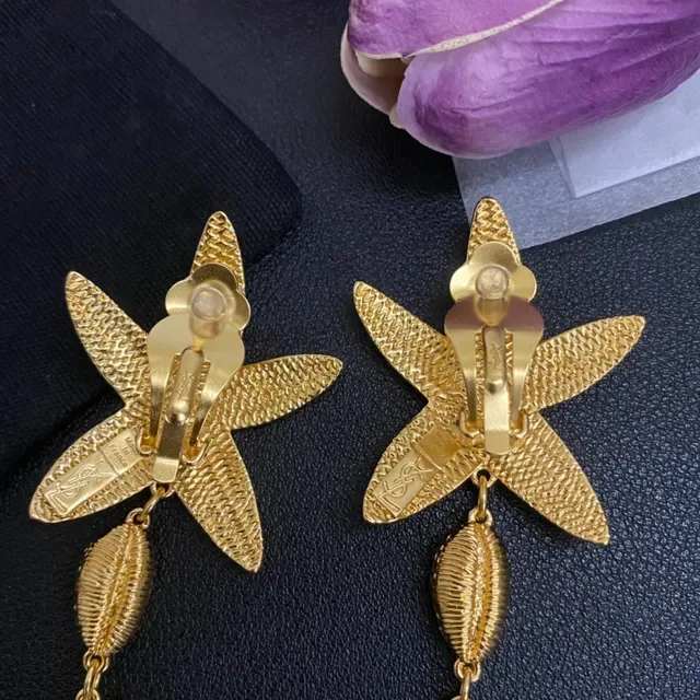 Saint Laurent boucles d'oreilles pendantes étoile de mer et poisson émaillé 5