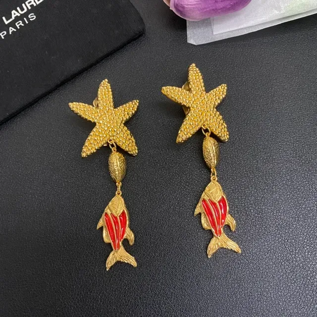 Saint Laurent boucles d'oreilles pendantes étoile de mer et poisson émaillé 7