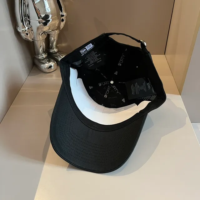 Saint Laurent x New Era 9FORTY Casquette de baseball noire brodée monogramme 6