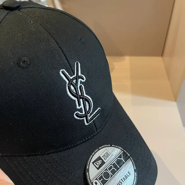 Saint Laurent x New Era 9FORTY Casquette de baseball noire brodée monogramme 7
