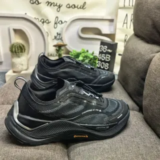Salomon Black Silver Mesh-Synthetic Hybrid Upper Sculpted Heel Cage Running Shoes