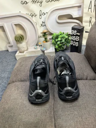 Salomon Black Silver Mesh-Synthetic Hybrid Upper Sculpted Heel Cage Running Shoes 8